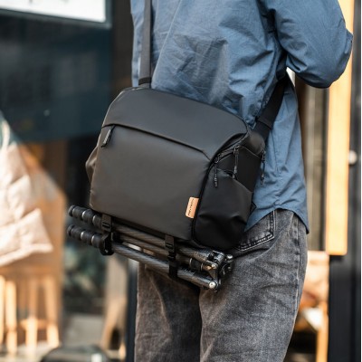 Onego Shoulder Bag 6L (OBSIDIAN Black)